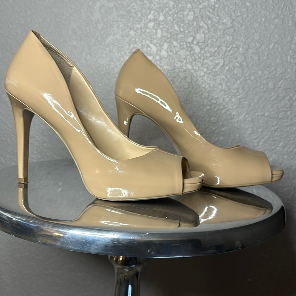 Jessica Simpson Nude Patent Peep Toe pump